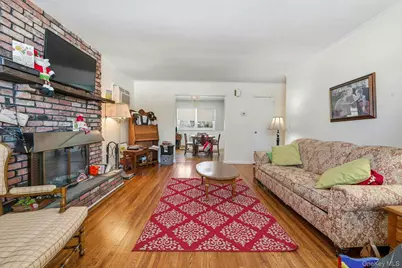 111 King Street, Hicksville, NY 11801 - Photo 12