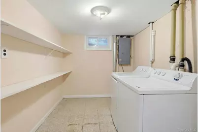 111 King Street, Hicksville, NY 11801 - Photo 44