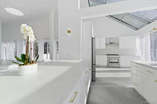 454 E Shore Rd, Great Neck, NY 11024 - Photo 16