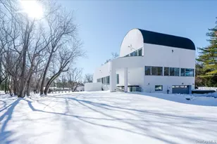 454 E Shore Rd, Great Neck, NY 11024 - Photo 42