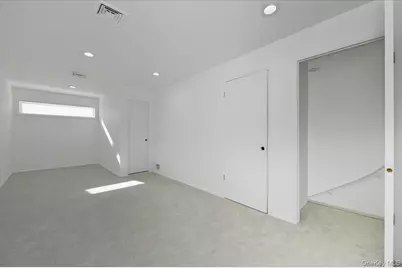 454 E Shore Road, Great Neck, NY 11024 - Photo 36