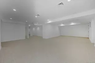 454 E Shore Rd, Great Neck, NY 11024 - Photo 38