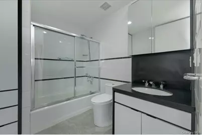 454 E Shore Road, Great Neck, NY 11024 - Photo 18