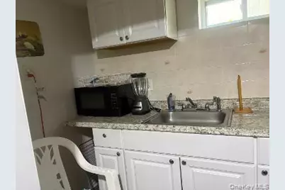 980 Wallace Avenue, Baldwin, NY 11510 - Photo 6