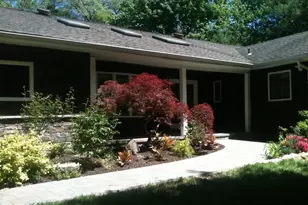 5 Mannetto Hill Rd, Huntington, NY 11743 - Photo 2