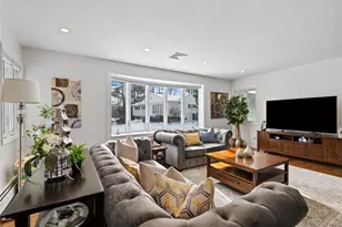 24 Jeffrey Ln, Great Neck, NY 11020 - Photo 8