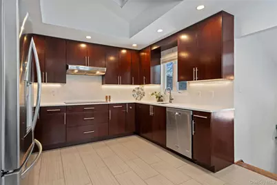 24 Jeffrey Lane, Great Neck, NY 11020 - Photo 12