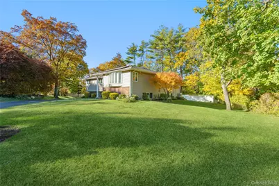 24 Jeffrey Lane, Great Neck, NY 11020 - Photo 32