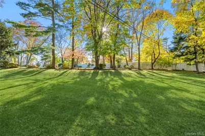 24 Jeffrey Lane, Great Neck, NY 11020 - Photo 34