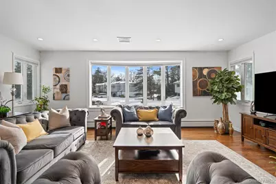 24 Jeffrey Lane, Great Neck, NY 11020 - Photo 6