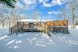 118 Moriches Ave, Mastic, NY 11950 - Photo 26