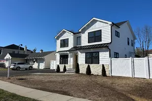 26 Essex Rd, Bethpage, NY 11714 - Photo 4