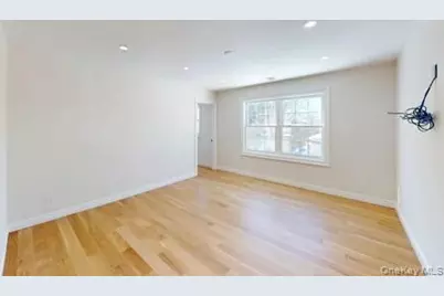 26 Essex Road, Bethpage, NY 11714 - Photo 8