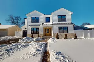 26 Essex Rd, Bethpage, NY 11714 - Photo 2