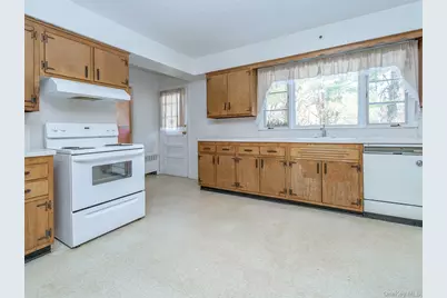 856 Glen Cove Avenue, Glen Head, NY 11545 - Photo 14