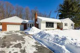 29 Mcallister Dr, Pleasant Valley, NY 12569 - Photo 2