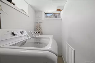 142 Jamaica Ave, Medford, NY 11763 - Photo 24