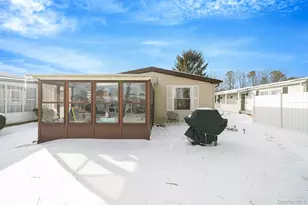 126 Village Cir W, Manorville, NY 11949 - Photo 14