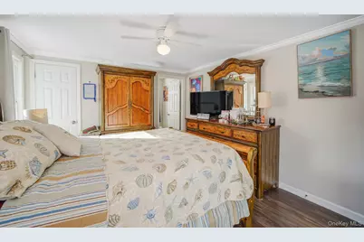 126 Village Circle W, Manorville, NY 11949 - Photo 10