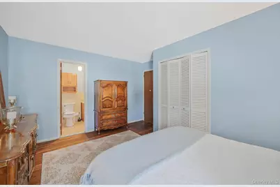 2009 Newbridge Road, Bellmore, NY 11710 - Photo 16