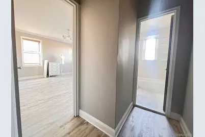 63-109 Saunders St #C14, Rego Park, NY 11374 - Photo 4