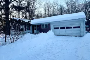 35 Sandi Dr, Poughkeepsie, NY 12603 - Photo 2