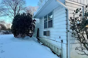 35 Sandi Dr, Poughkeepsie, NY 12603 - Photo 4