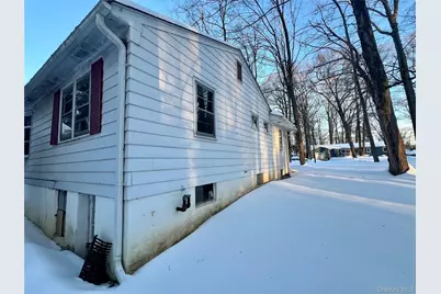 35 Sandi Drive, Poughkeepsie, NY 12603 - Photo 22