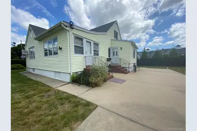 60 Schmeelk Place, Copiague, NY 11726 - Photo 6