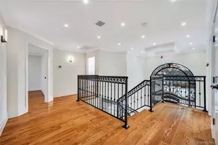 2481 Putnam Dr, East Meadow, NY 11554 - Photo 18