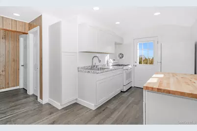 165 Westwood Drive, Brentwood, NY 11717 - Photo 10