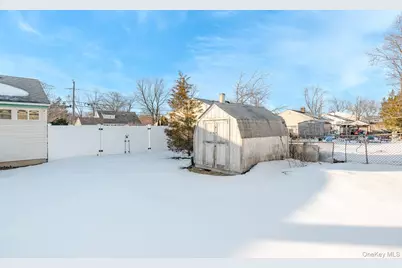 165 Westwood Drive, Brentwood, NY 11717 - Photo 26