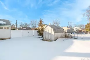 165 Westwood Dr, Brentwood, NY 11717 - Photo 26