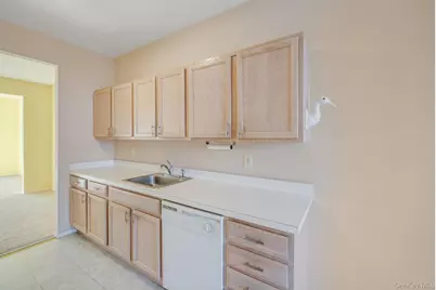 11 Cranberry Circle, Medford, NY 11763 - Photo 16