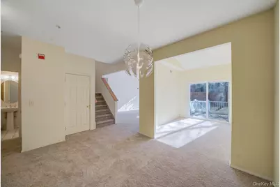 11 Cranberry Circle, Medford, NY 11763 - Photo 6