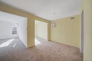 11 Cranberry Cir, Medford, NY 11763 - Photo 8