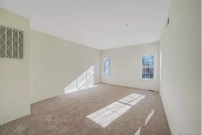 11 Cranberry Circle, Medford, NY 11763 - Photo 4