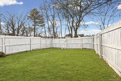 55 Cherry Street, Central Islip, NY 11722 - Photo 22