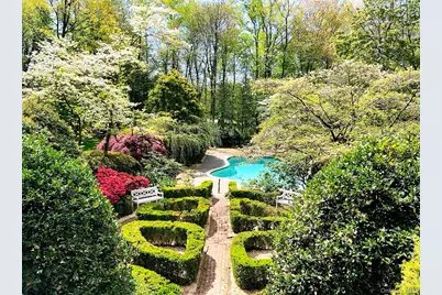 181 Hillair Circle, White Plains, NY 10605 - Photo 44