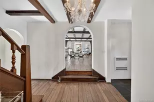 181 Hillair Cir, White Plains, NY 10605 - Photo 4