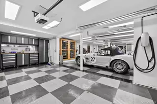 181 Hillair Cir, White Plains, NY 10605 - Photo 38