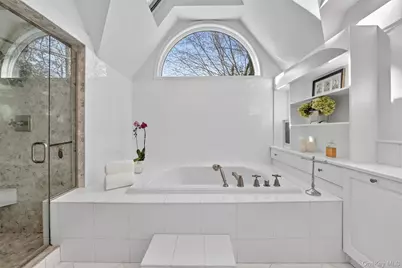 181 Hillair Circle, White Plains, NY 10605 - Photo 28