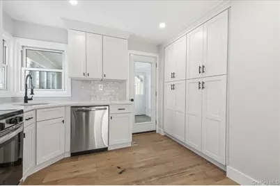 1347 Gardiner Drive, Bay Shore, NY 11706 - Photo 14