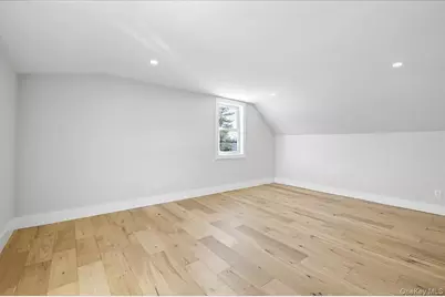 1347 Gardiner Drive, Bay Shore, NY 11706 - Photo 20