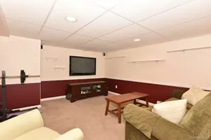 148 Simonson Rd, Mineola, NY 11501 - Photo 16