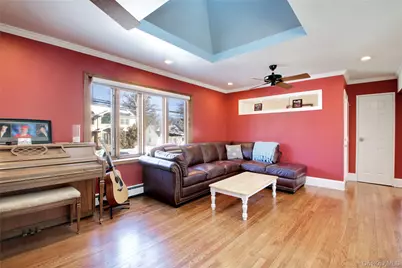 192 Park Avenue, New Hyde Park, NY 11040 - Photo 4