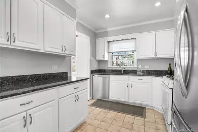 46 Harding Drive, New Rochelle, NY 10801 - Photo 12