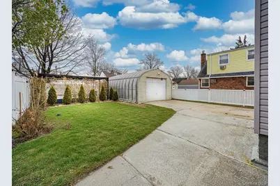 35 Barwick Street, Floral Park, NY 11001 - Photo 44
