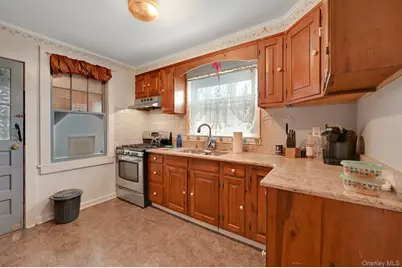 42 Williams Avenue, Hillcrest, NY 10977 - Photo 10