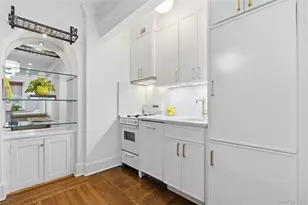 270 Bronxville Rd, Bronxville, NY 10708 - Photo 8